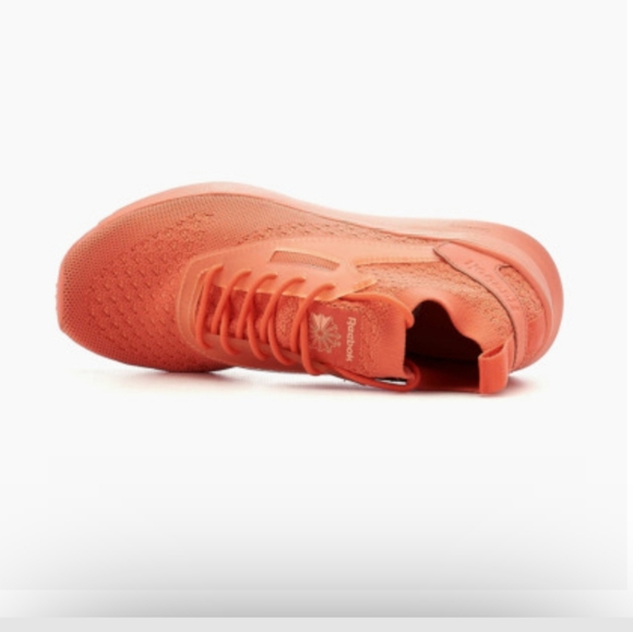 Reebok Zoku sneakers US 7.5. On the promotion pic - 🔥 Coral color. Not my color - Picture 3 of 15